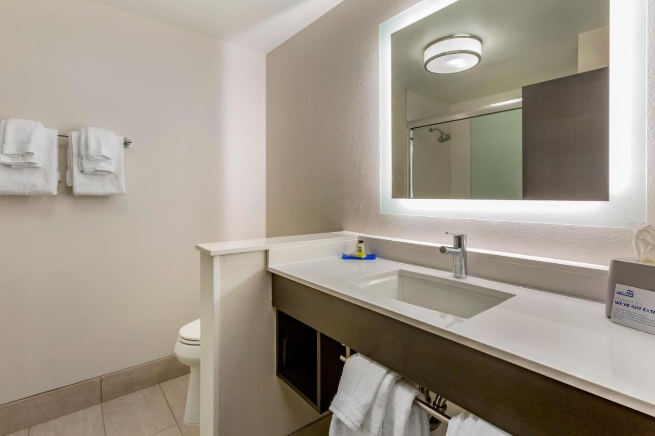Holiday Inn Express & Suites - Phoenix Dwtn - State Capitol By Ihg Bagian luar foto