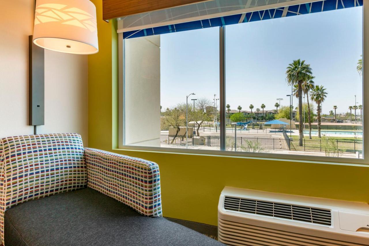 Holiday Inn Express & Suites - Phoenix Dwtn - State Capitol By Ihg Bagian luar foto