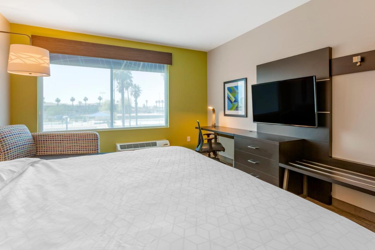 Holiday Inn Express & Suites - Phoenix Dwtn - State Capitol By Ihg Bagian luar foto