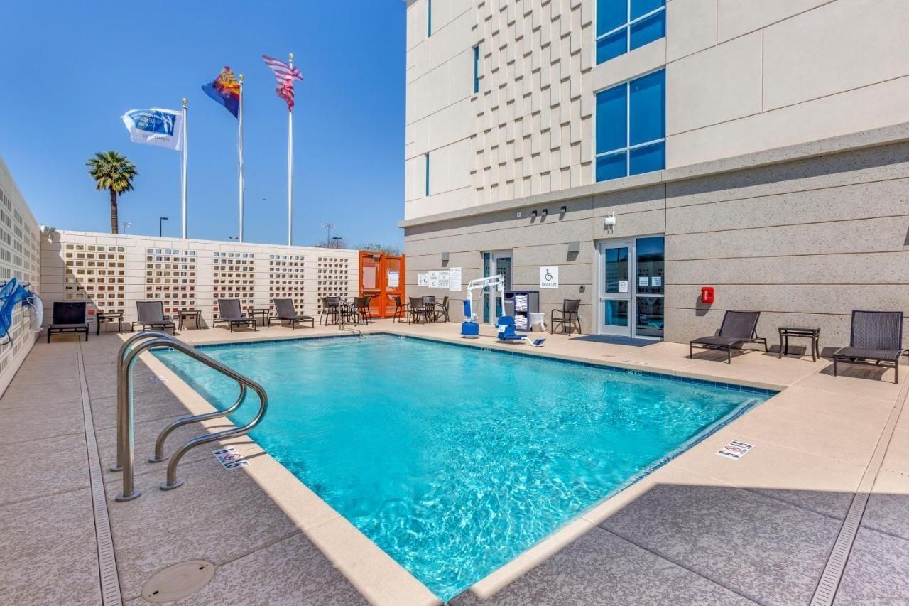 Holiday Inn Express & Suites - Phoenix Dwtn - State Capitol By Ihg Bagian luar foto