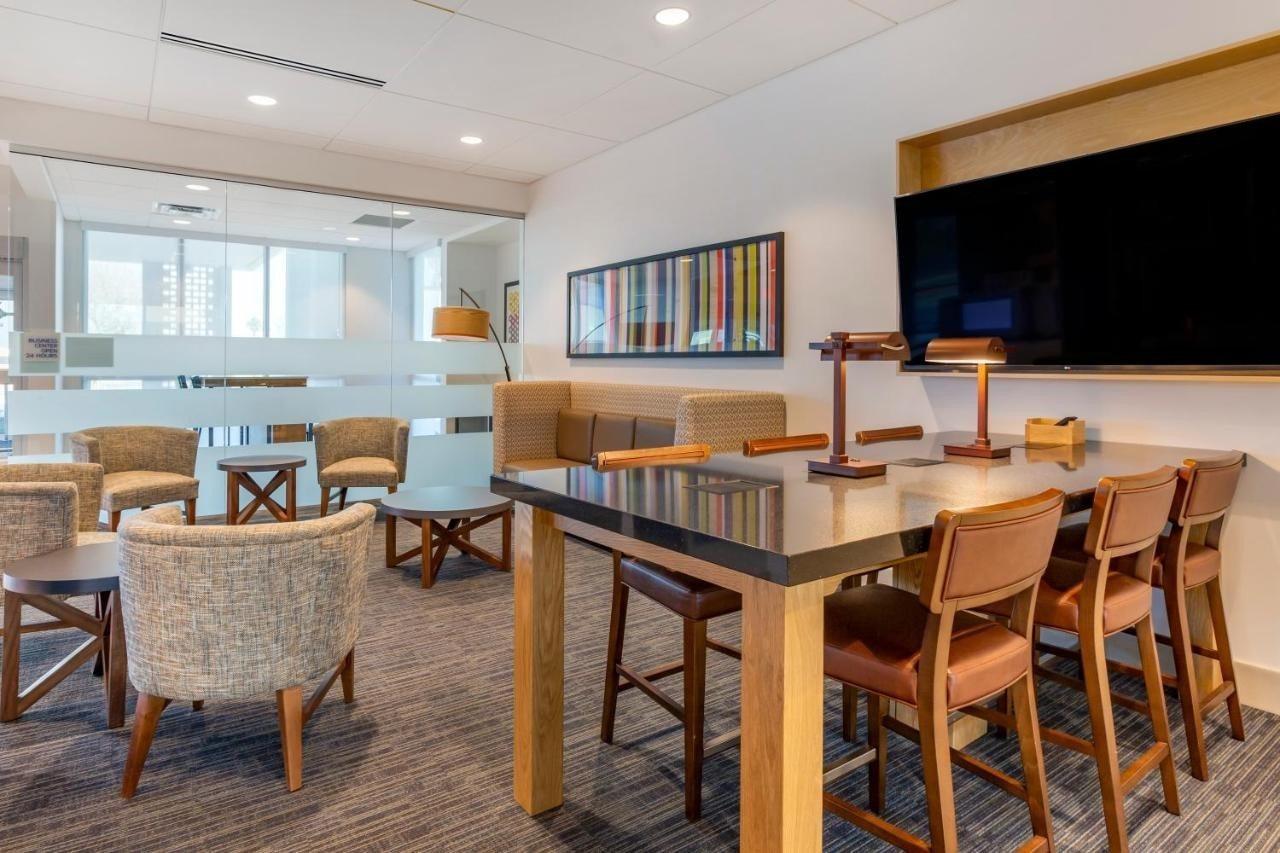 Holiday Inn Express & Suites - Phoenix Dwtn - State Capitol By Ihg Bagian luar foto